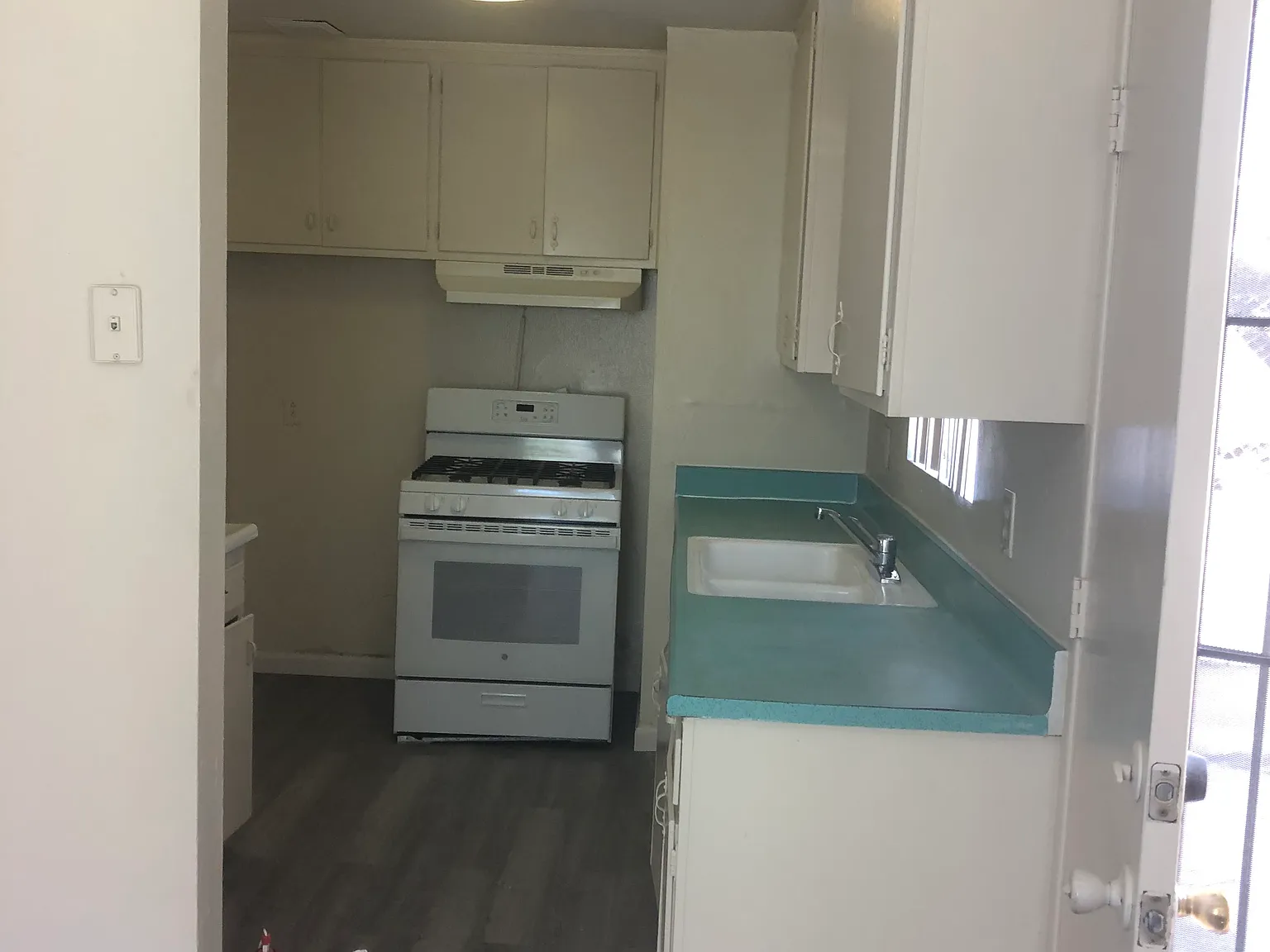 3 bed, 1000 sqft, $2,600 — Photo 4