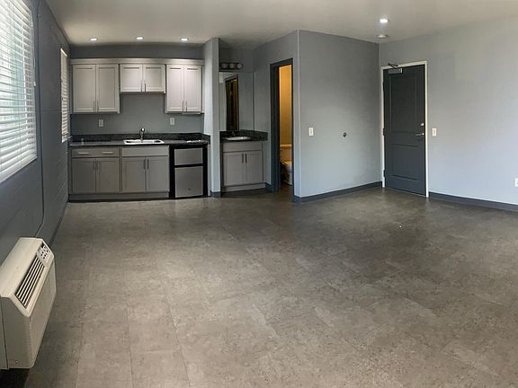 3rd image of 223 N 9th St APT 108