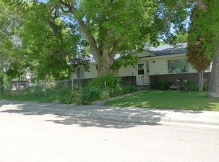 209 W Evelyn St, Lewistown, MT 59457