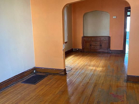 4th image of 2830 S Kildare Ave