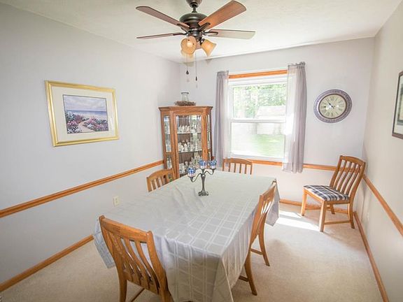 3rd image of 4524 Azalea Ln