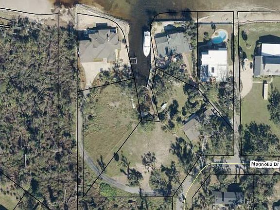 4th image of 2301 Magnolia Dr