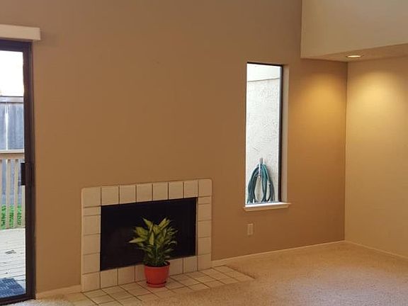 4th image of 44 Montsalas Dr