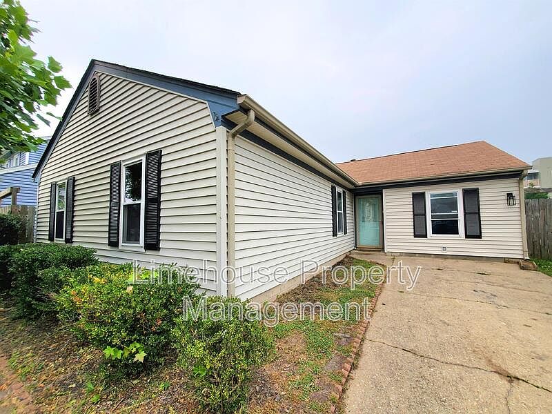 1st image of 640 Aylesbury Dr
