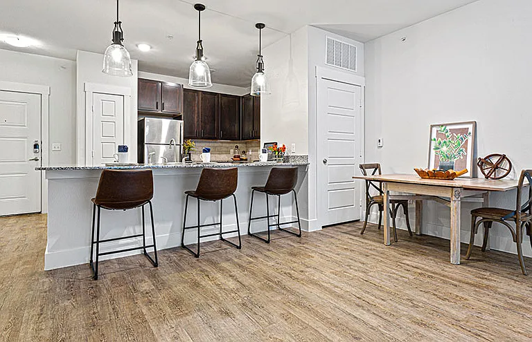 Hickory Creek Ranch Apartments — Photo 22