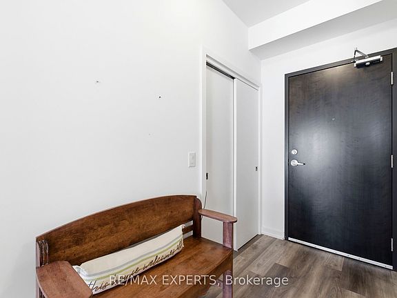 4th image of 430 Essa Rd #325