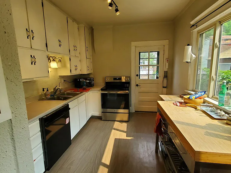 83 W Maple Ave — Photo 9