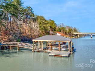 295 Windemere Isle Rd, Statesville, NC 28677