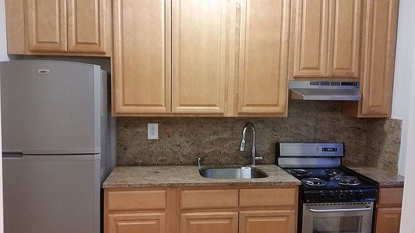 1st image of 1035 Washington Ave APT 1D