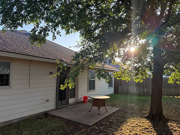 2nd image of 4860 Trail Hollow Dr