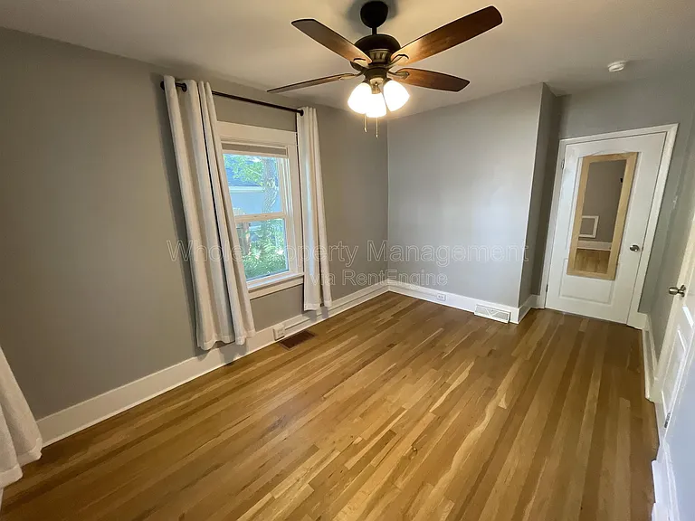 4909 Beach Ct — Photo 28