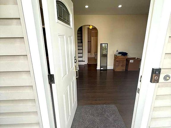 3rd image of 131 Amherst Ave