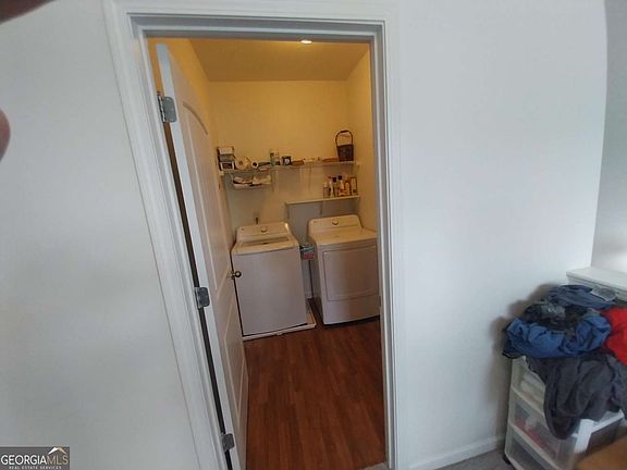 5th image of 220 Renford Rd