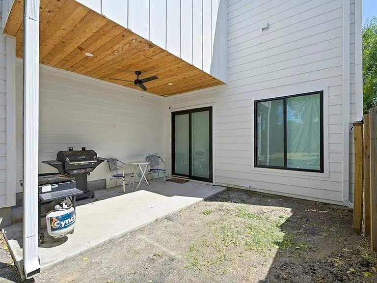 5212 Huisache St #2 — Photo 3
