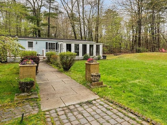4th image of 84 Forest Rd