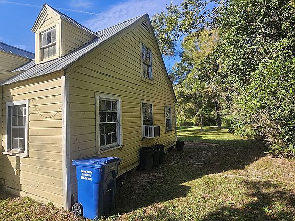 3rd image of 612 W North St