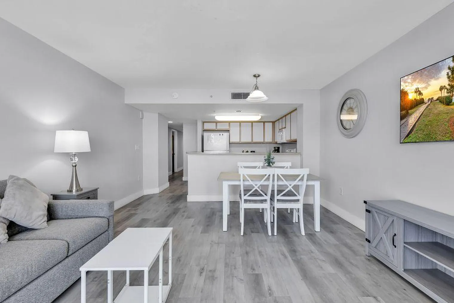 2 bed, 2.0 bath, 1044 sqft, $4,395 — Photo 3