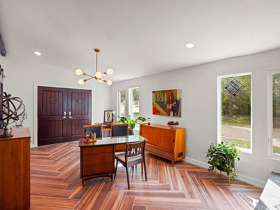 5th image of 7524 N Loop Dr