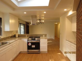 100 Sunland Dr, Sequim, WA 98382