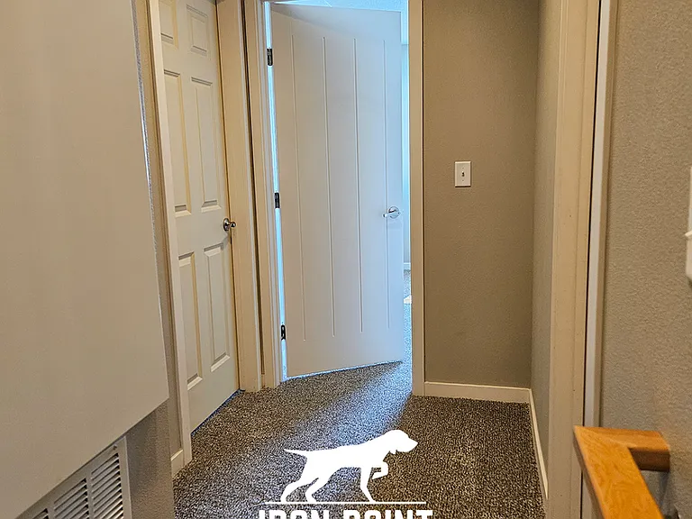 811 E Wandering Ln — Photo 16