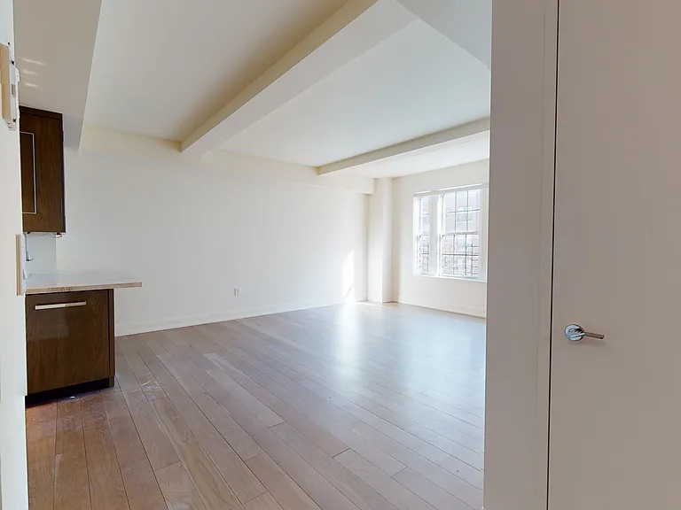 21 W 86th St #4C — Photo 2