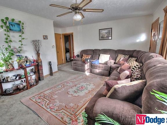 4th image of 2115 N Platte Ave