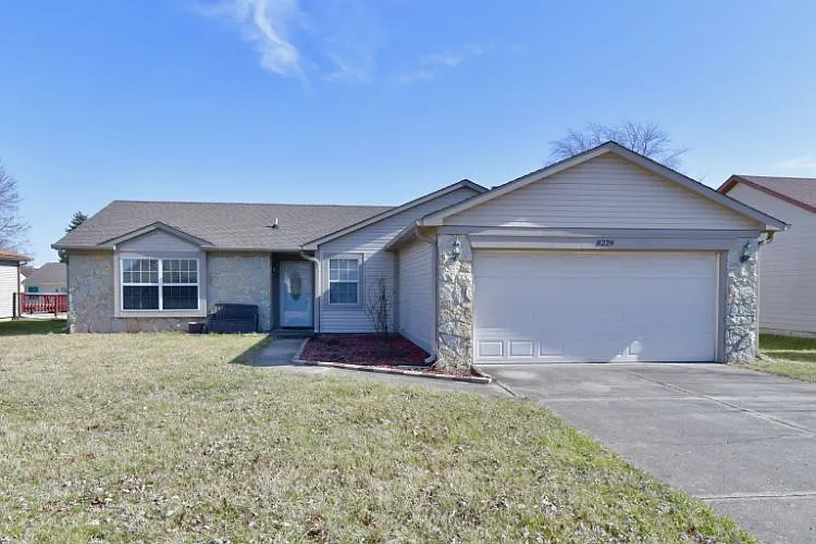 8229 Ehlerbrook Rd photo 1