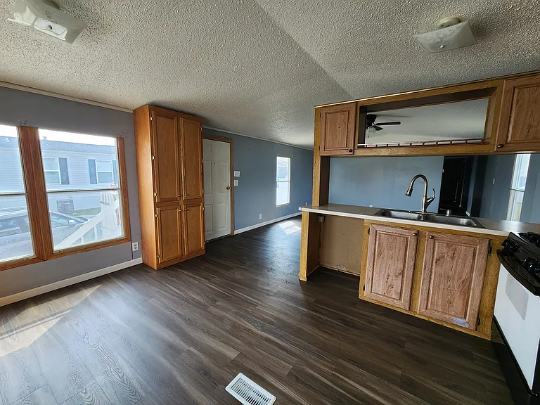 700 W Ridgeway Ave #409 — Photo 5