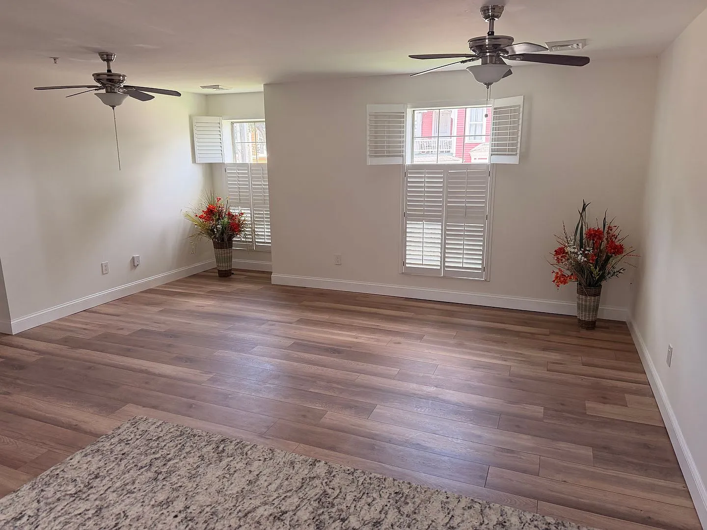 Renovated Premium 3 Bed Condo — Photo 3