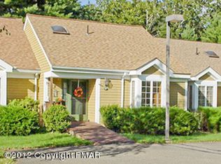 2 Turtle Cv, Stroudsburg, PA 18360