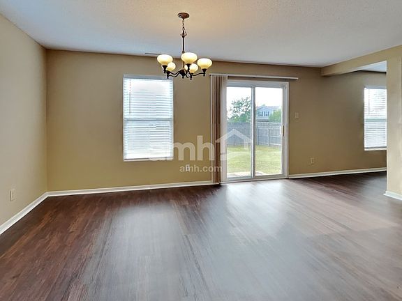 5th image of 1886 Fountain Cir