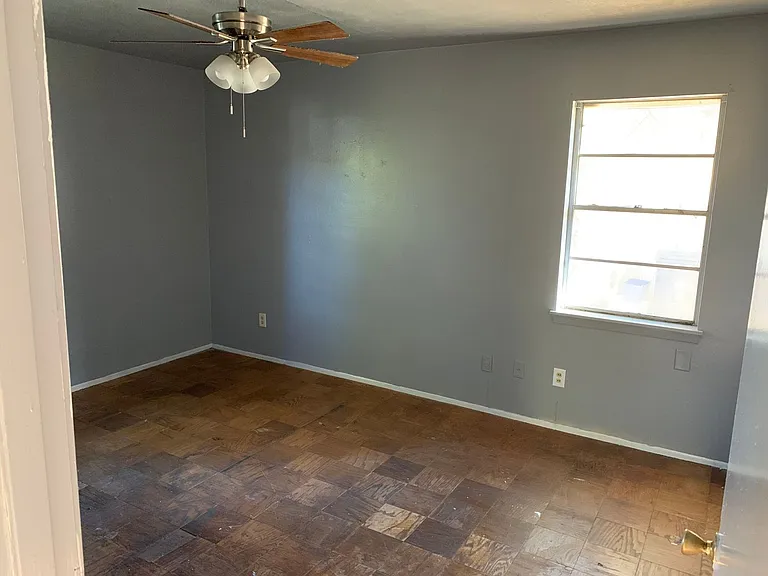 3306 Valley View Dr — Photo 9