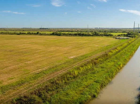 5999 Fm 1663 Rd, Winnie, TX 77665