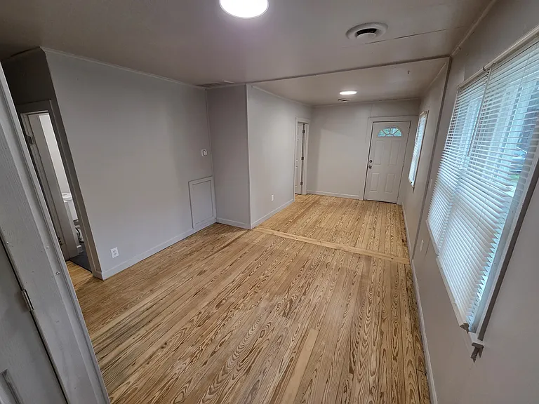 832 N Leroy St — Photo 6