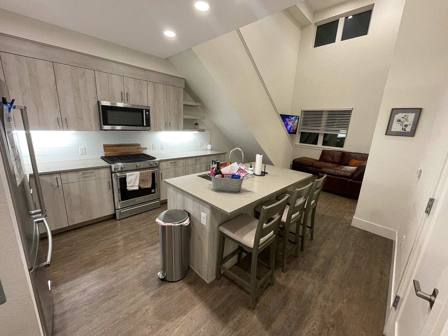 431 E Bayaud Ave — Photo 2