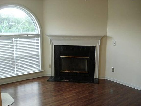 3rd image of 5012 Lawndale Dr Unit H