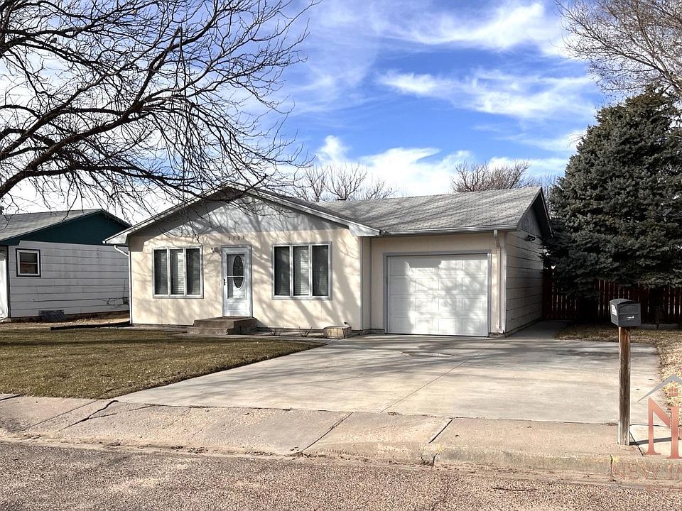 2507 C St, Garden City, KS 67846 | MLS #21434 | Zillow