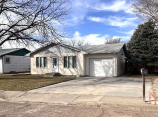 2507 C St, Garden City, KS 67846