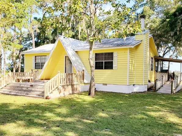 374 Lakeside Dr, Midway, GA 31320