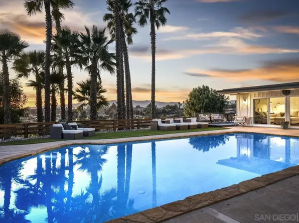 701 E Fallbrook St, Fallbrook, CA 92028