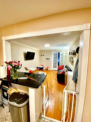 Rented by Amorelli Realty | media 14