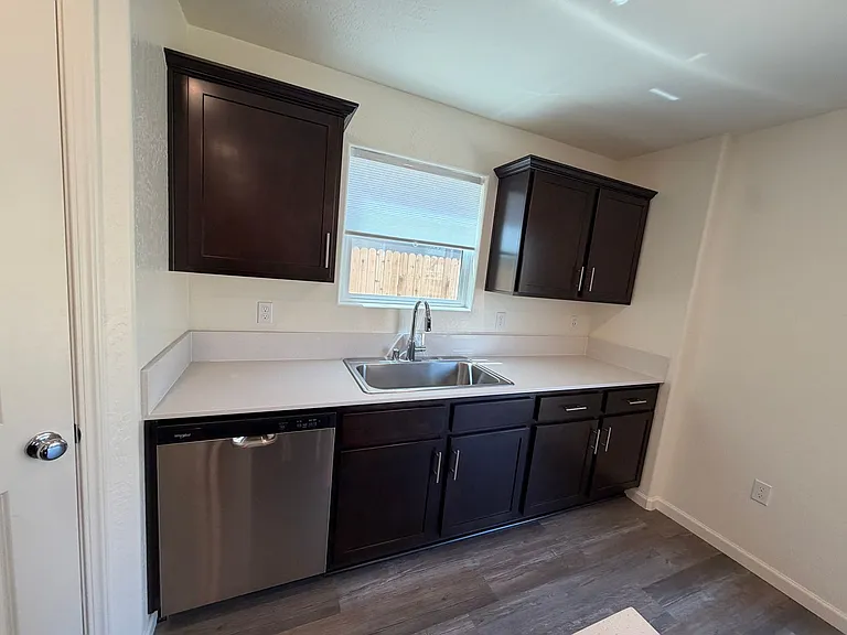 1902 W Meadow Dr — Photo 9