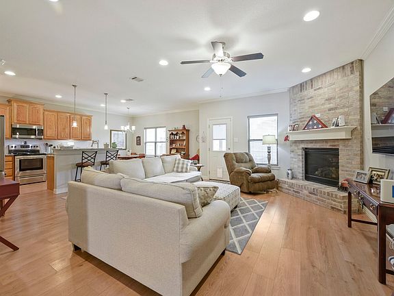 5th image of 1604 Belle Plain Dr