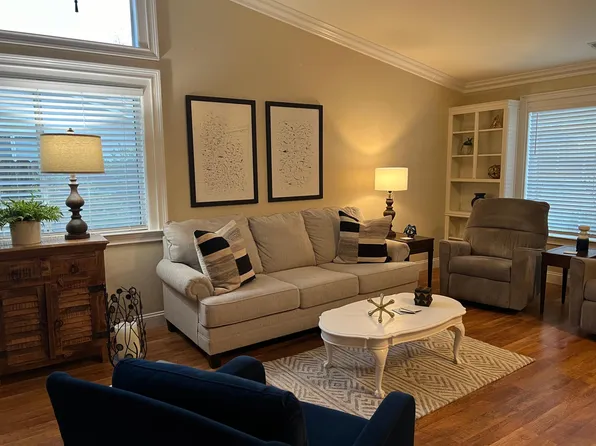 1404 Grouse Dr, Redding, CA 96003