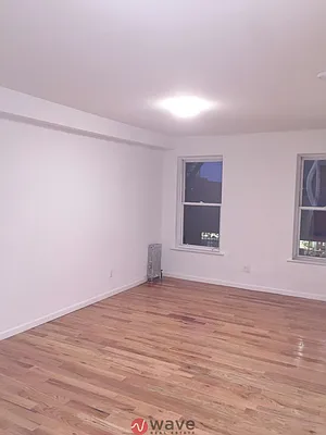 Rented by Wave Real Estate Group | media 28