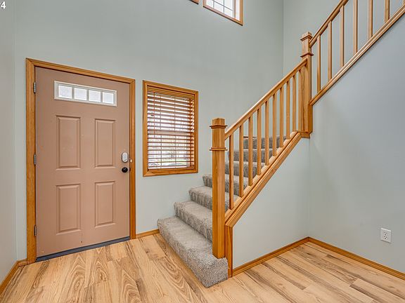 5th image of 4025 NE 166th Ave