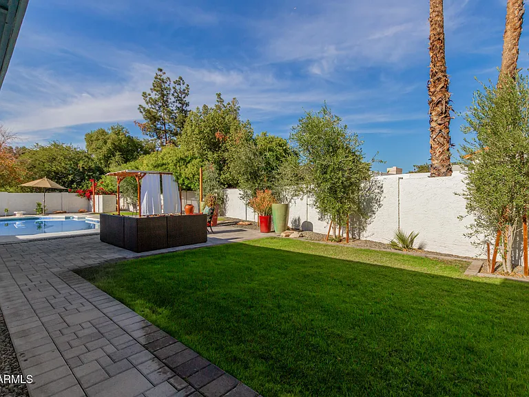1948 E Jeanine Dr — Photo 12