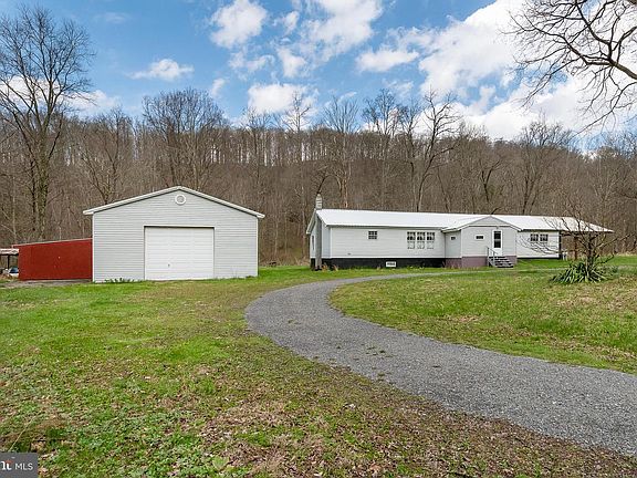 2nd image of 1545 Mill Run Rd