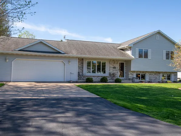 3453 Charlie Anna Dr, Oshkosh, WI 54904