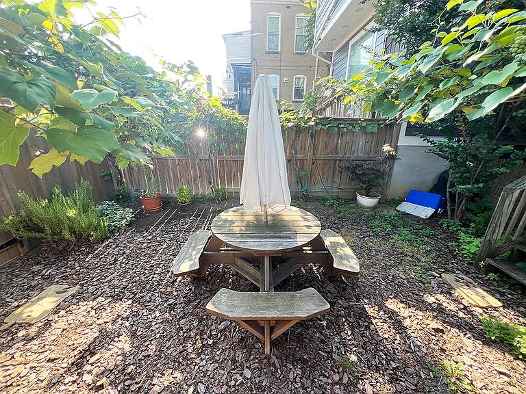 53 R St NW #B — Photo 20